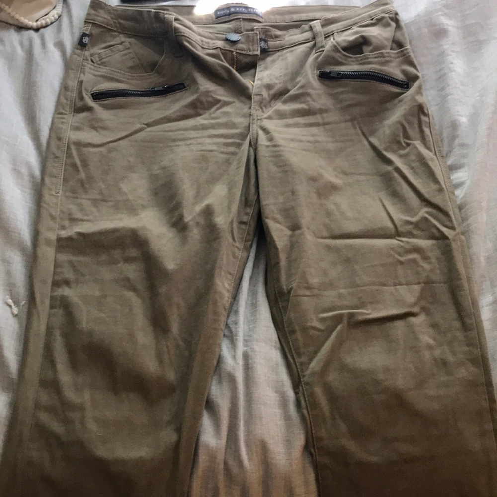 Skinny jeans